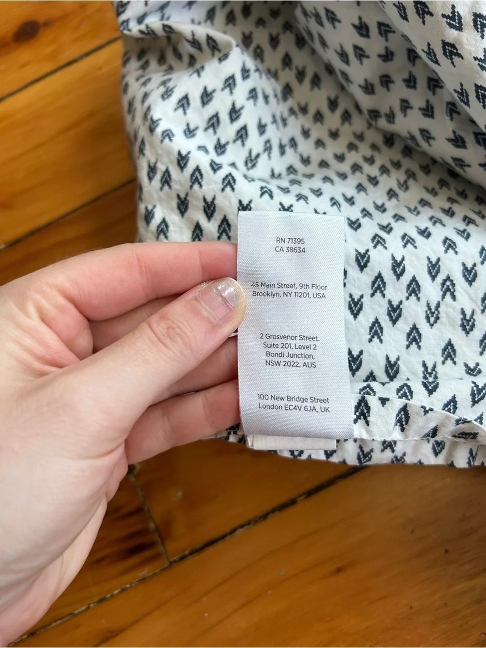 West Elm Queen Size cotton flat sheet and 2 pillow cases arrow print